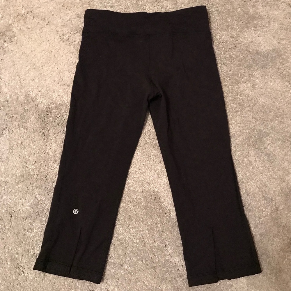 Lululemon gather and crow crops